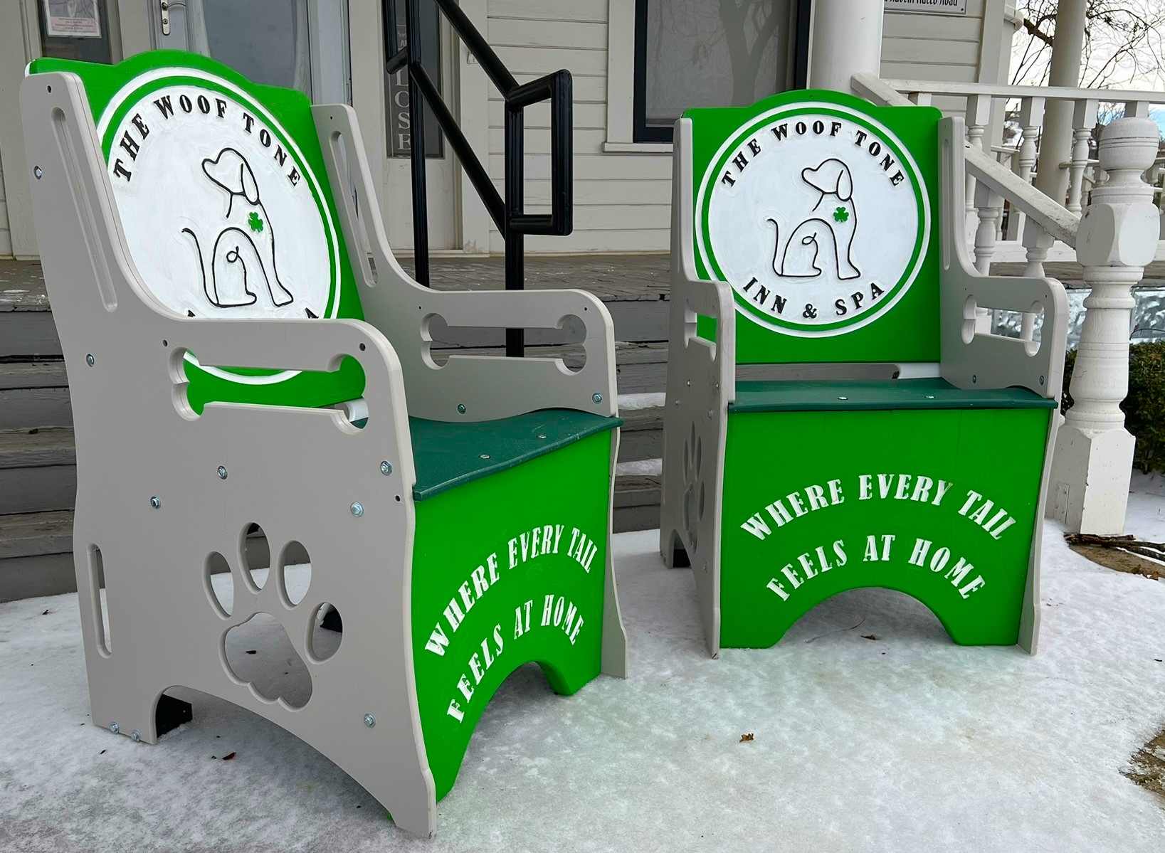 Seating – Chair w/ Logo